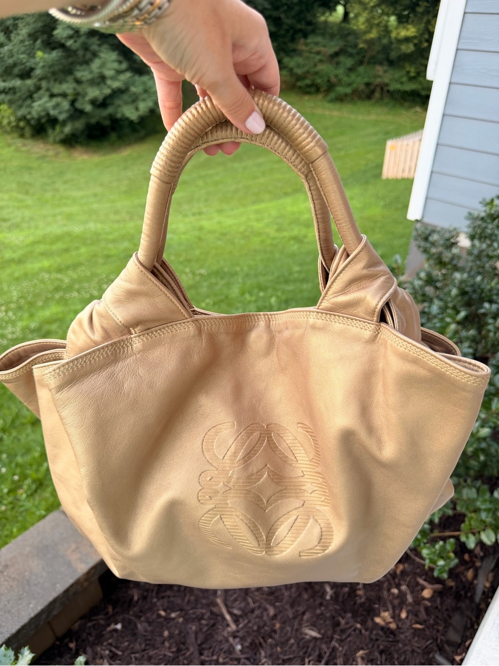 Vintage Loewe Nappa Aire Bag – Gold Iridescent Leather - Picture 10 of 10